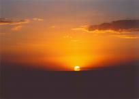 【ケニアの夕日】元日の夕日です。赤い太陽がとてもきれいでした。